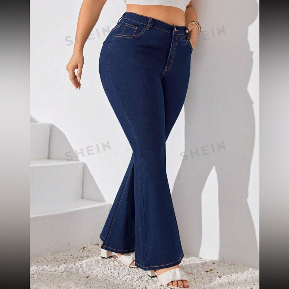Shein Lune Plus Size Solid Color Flared Jeans - image 2